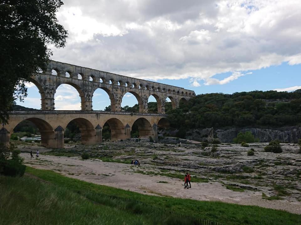 Lou Meinado Saint-Martin-de-Crau Bagian luar foto