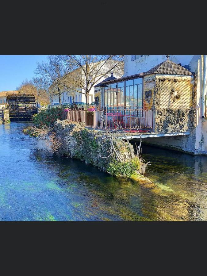 Lou Meinado Saint-Martin-de-Crau Bagian luar foto
