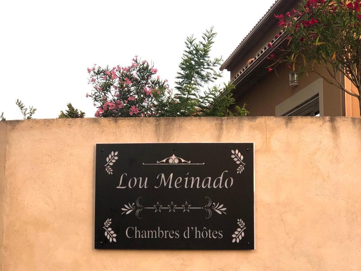 Lou Meinado Saint-Martin-de-Crau Bagian luar foto